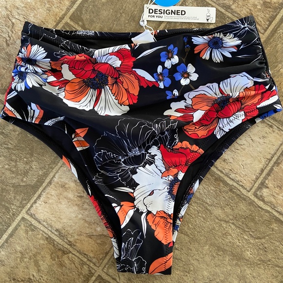 Delaney Bikini Bottoms - Picture 3 of 4